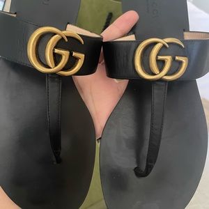 Lether thong Gucci sandal with double G